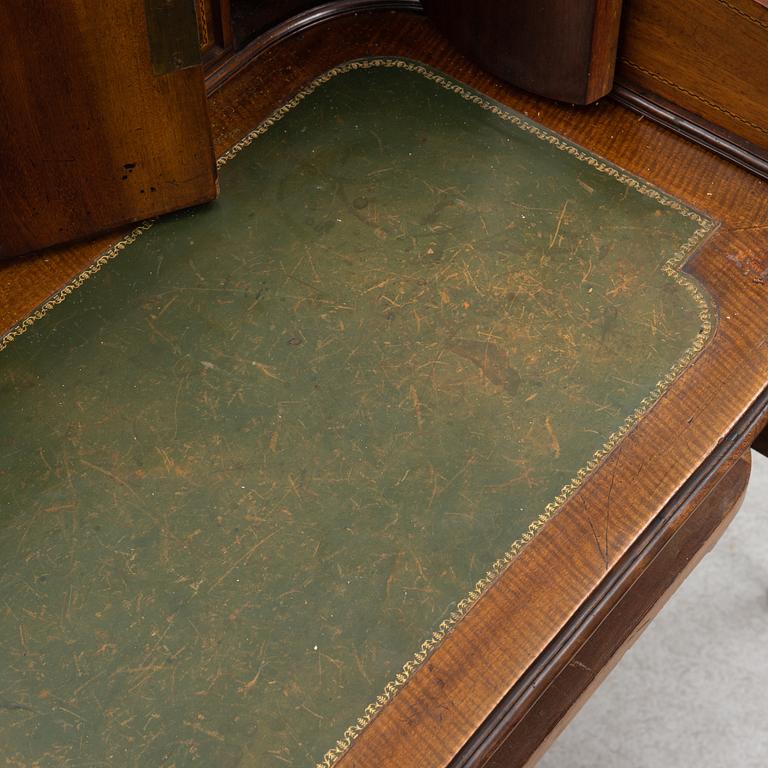 Skrivbord, sk "Carlton House Desk" England, 1800-tal.