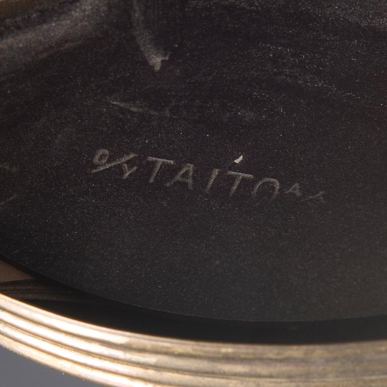 KATTOVALAISIN, leimattu Taito, 1930-luku. Korkeus 60 cm.