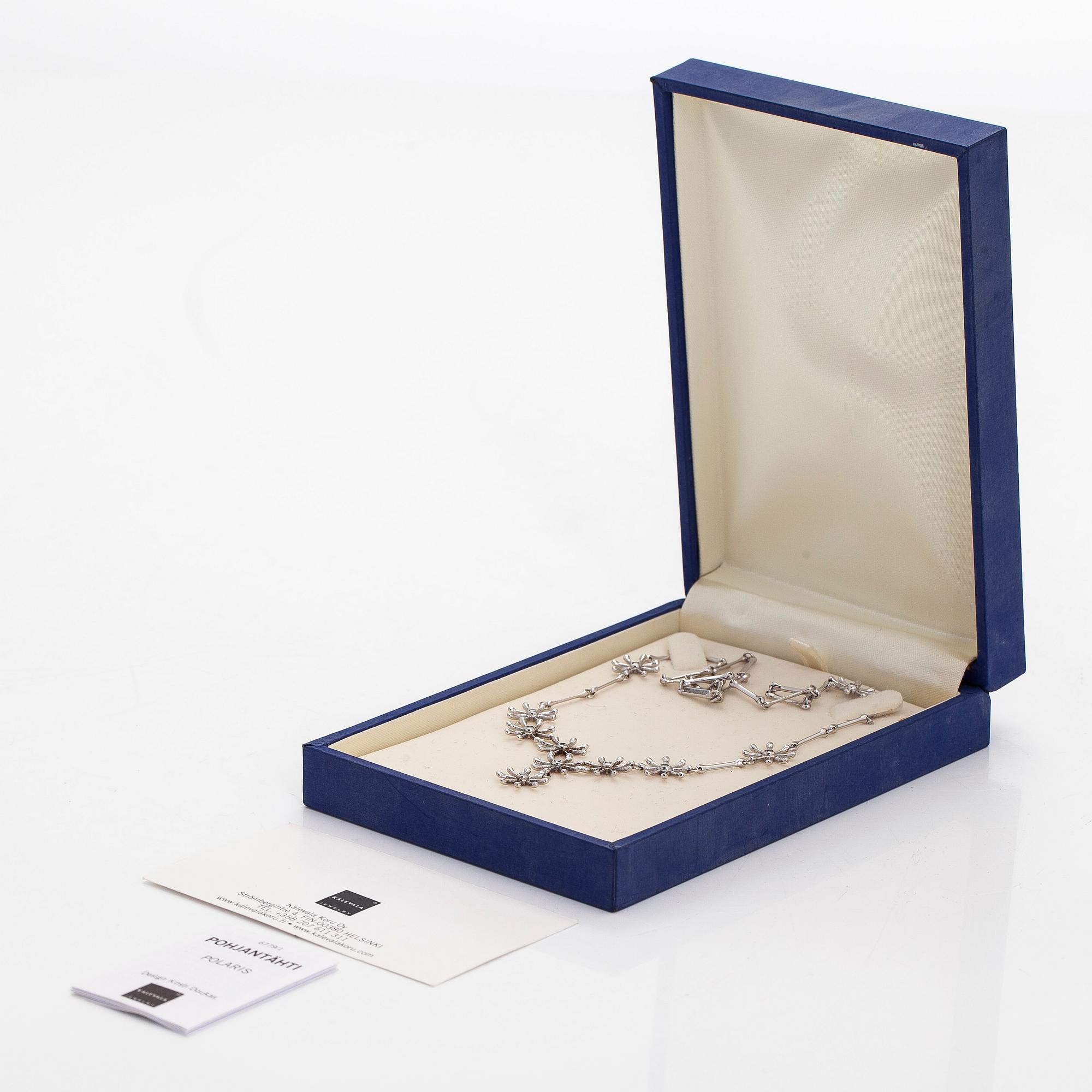 Kalevala Koru, collier, "Polaris", 18K vitguld och briljantslipade diamanter, Kirsti Doukas, 2006.