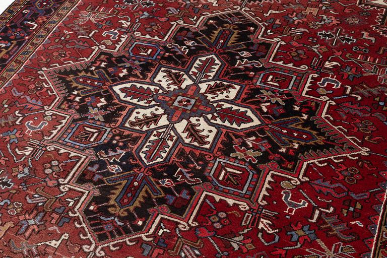 A Heris/Gorovan carpet, c. 325 x 235 cm.