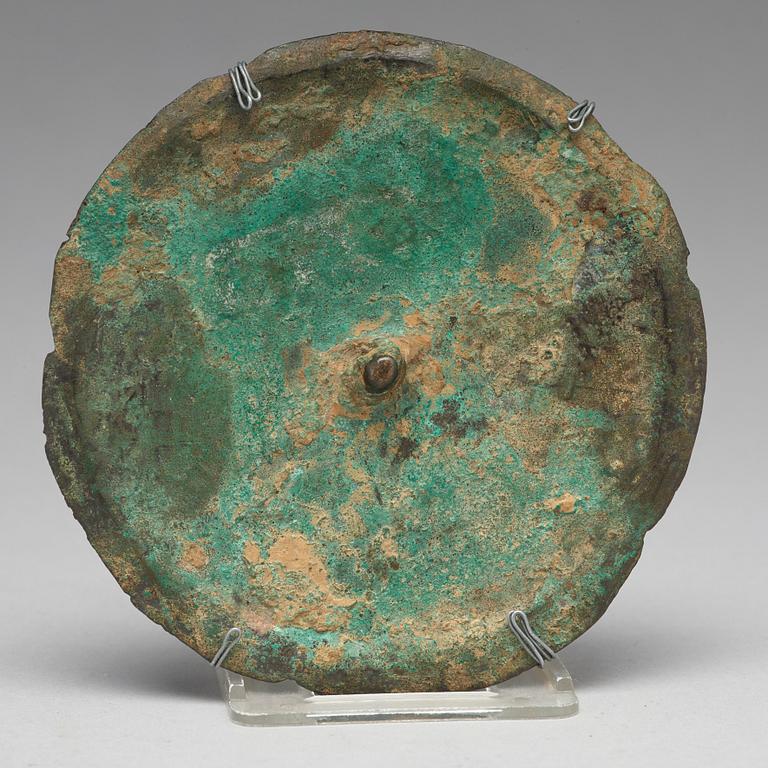 PARTI, bronsföremål, fem delar. Bl.a. Handynastin (206 f. Kr - 220 e. Kr.).