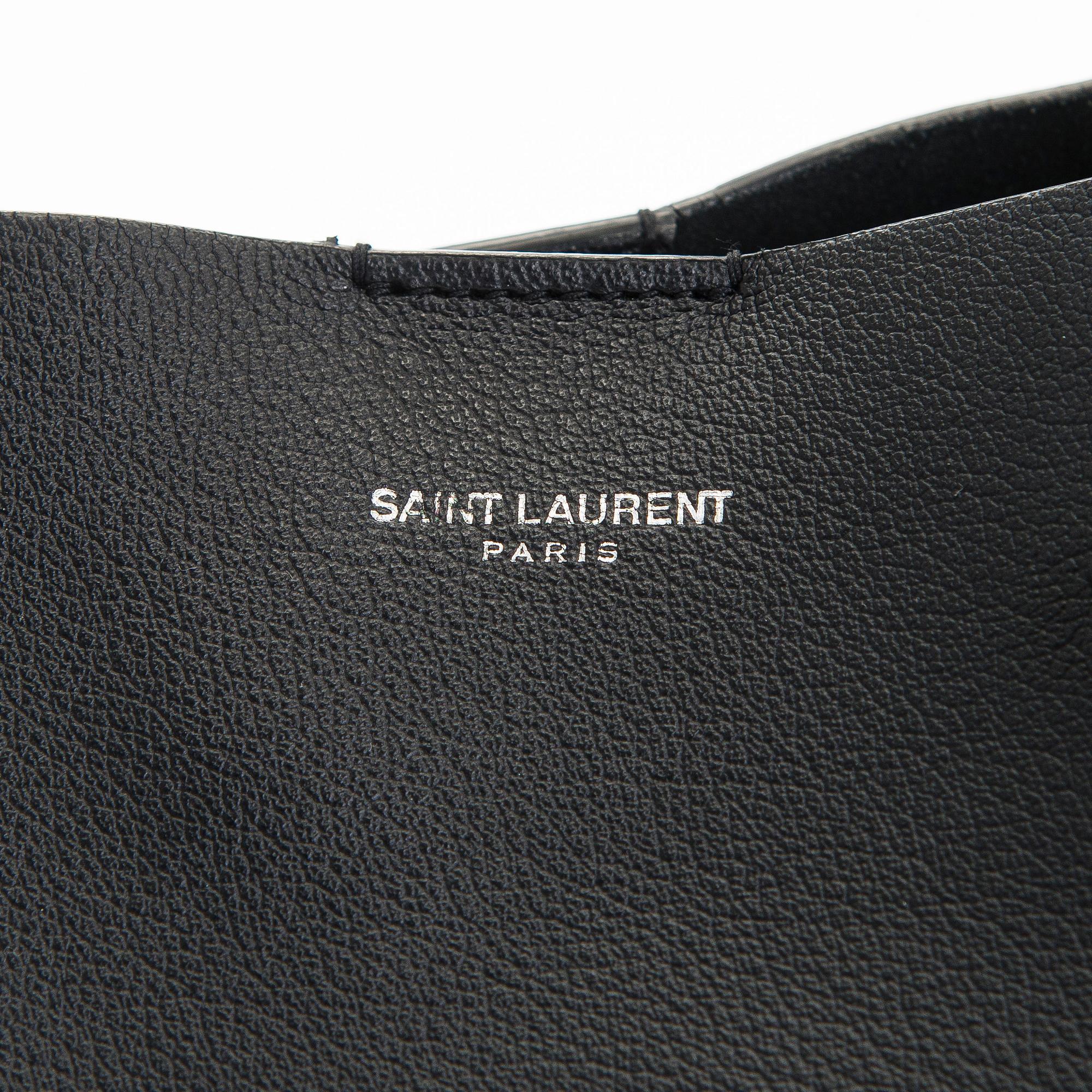 Saint Laurent, a 'Sac shopping' bag.