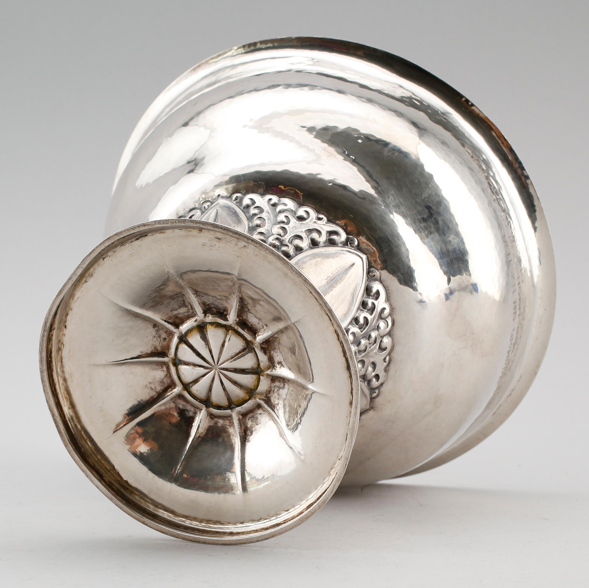 SKÅL, silver, 1917. Vikt ca 587 gram.