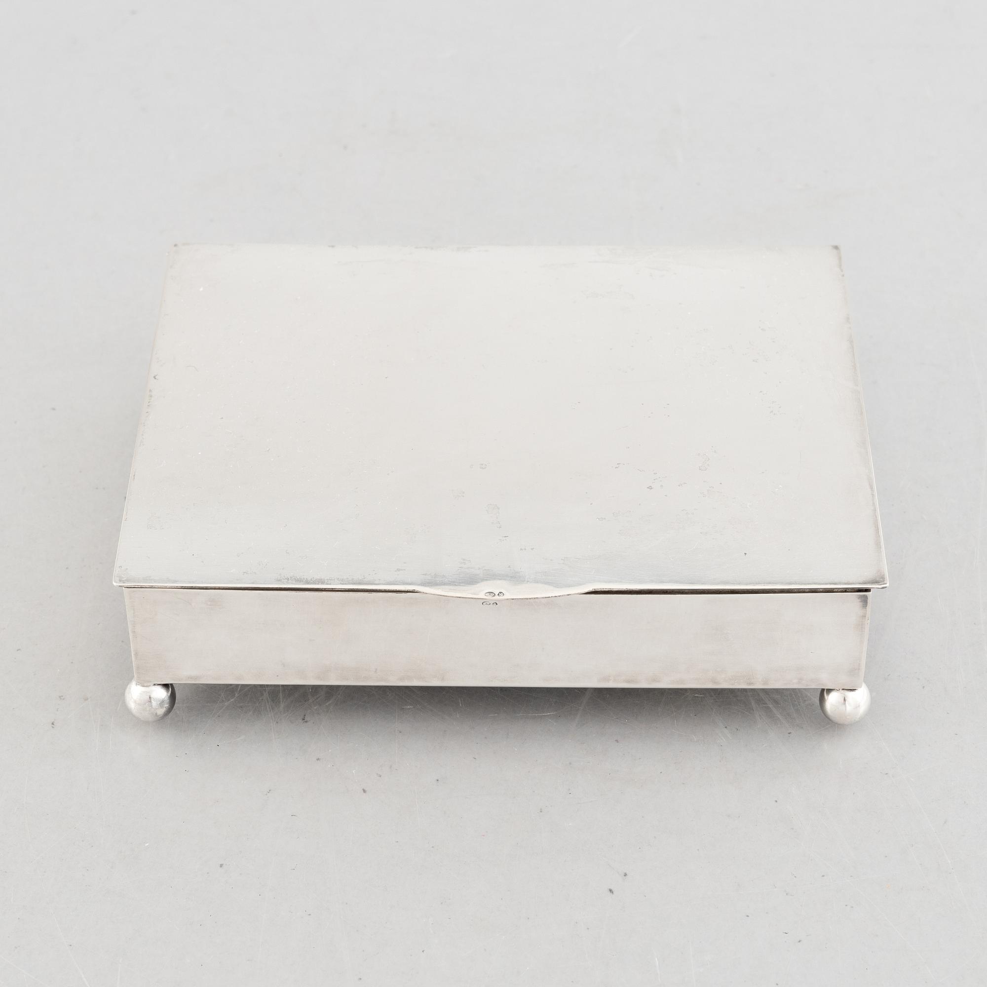 Kortskrin, silver, svensk importstämpel, 1900-talets första hälft.