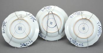 TALLRIKAR, 3 st, porslin, Kina, Qianlong (1736-95).