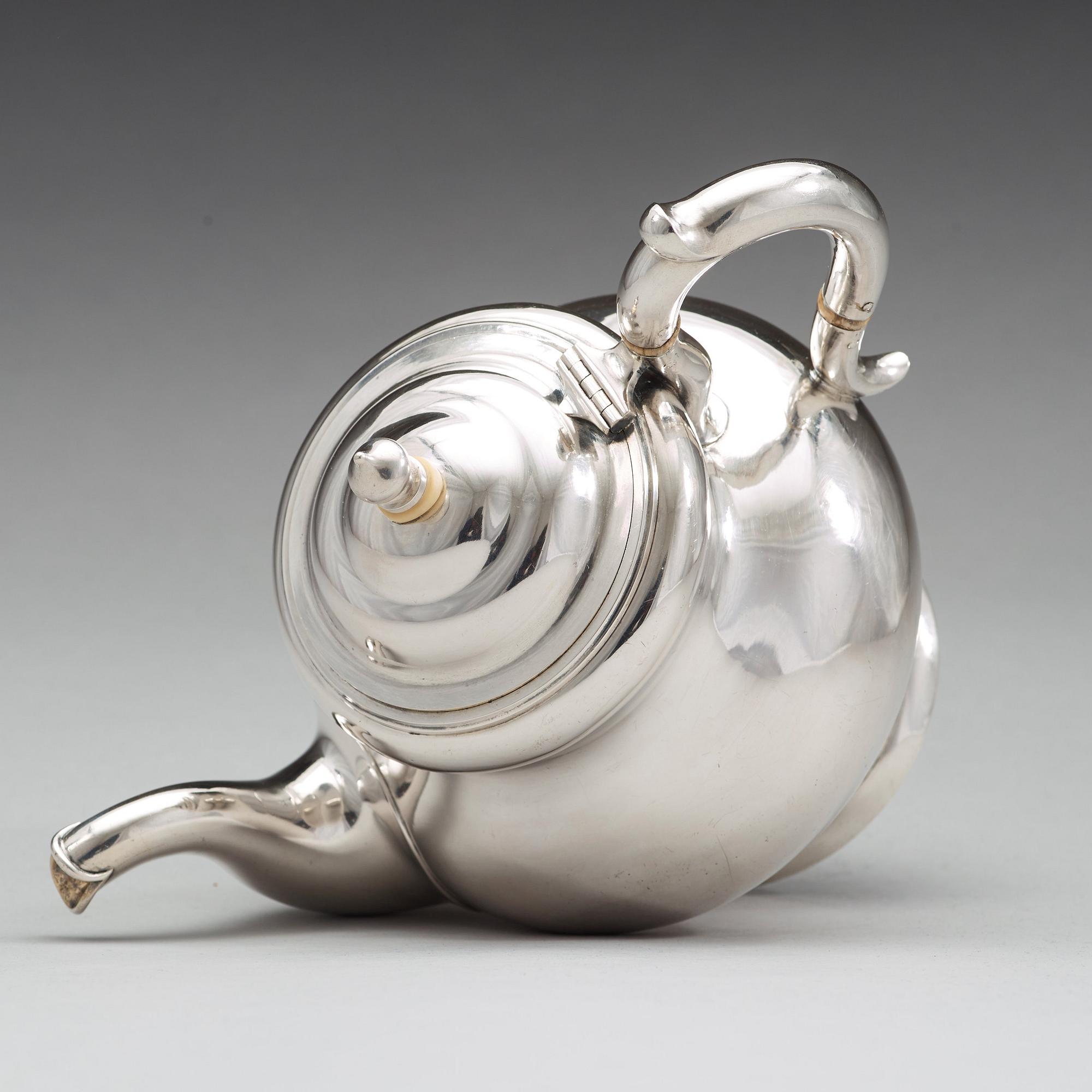 MICHAEL PEIPPO, S:t Petersburg 1859, tekanna, silver.