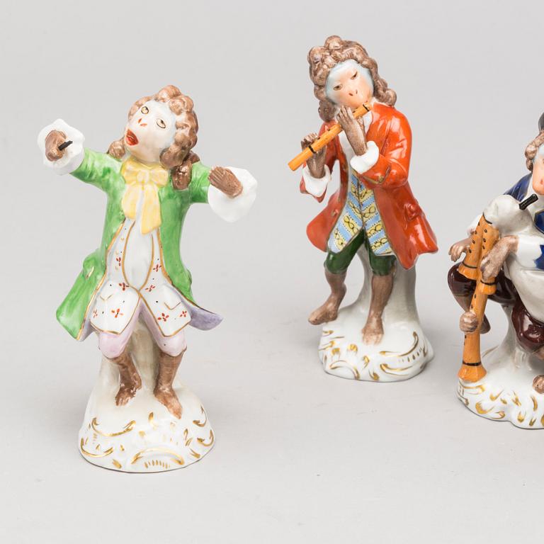 5 SITZENDORF PORCELAIN FIGURINES,