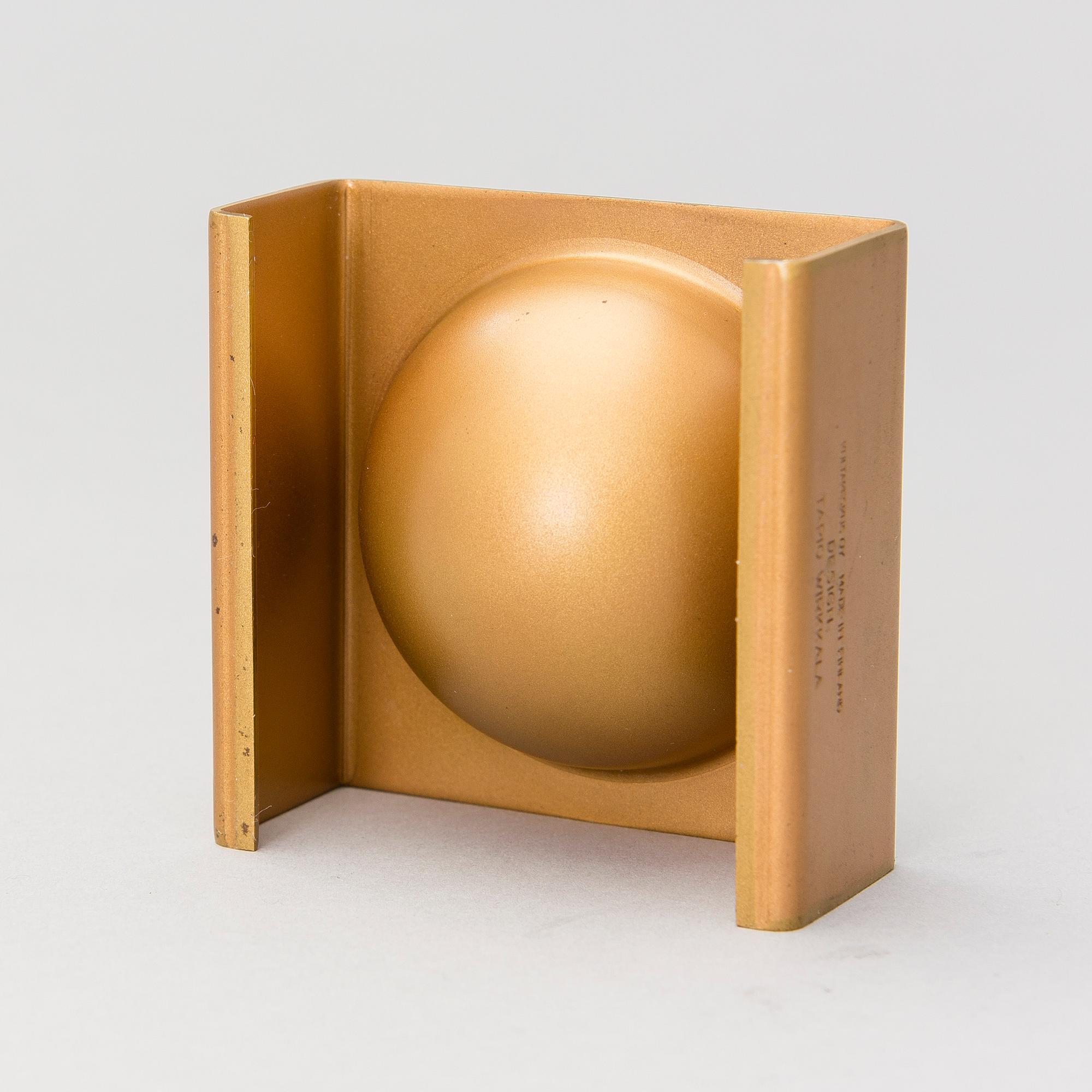 TAPIO WIRKKALA,  TUHKAKUPPI. Leimattu, Design: Tapio Wirkkala. Kultakeskus Made in Finland.