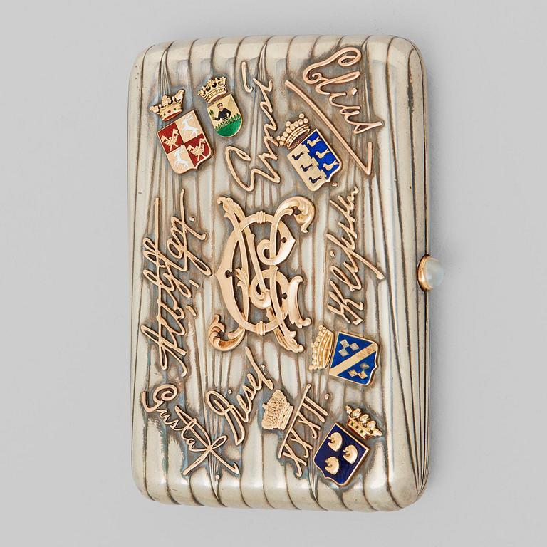 Fabergé, cigarettetui för familjen Nobel, verkmästare August Hollming, S:t Petersburg 1898/9-1903.
