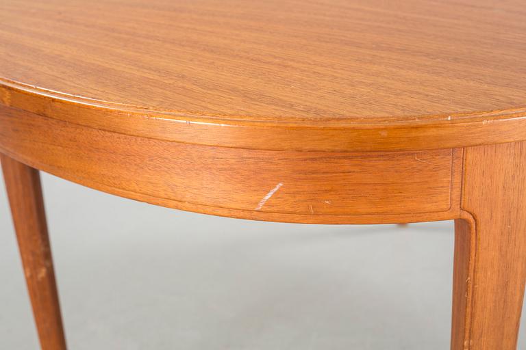 CARL MALMSTEN, a dining table, model "Herrgården", second half of the 20th centruy.
