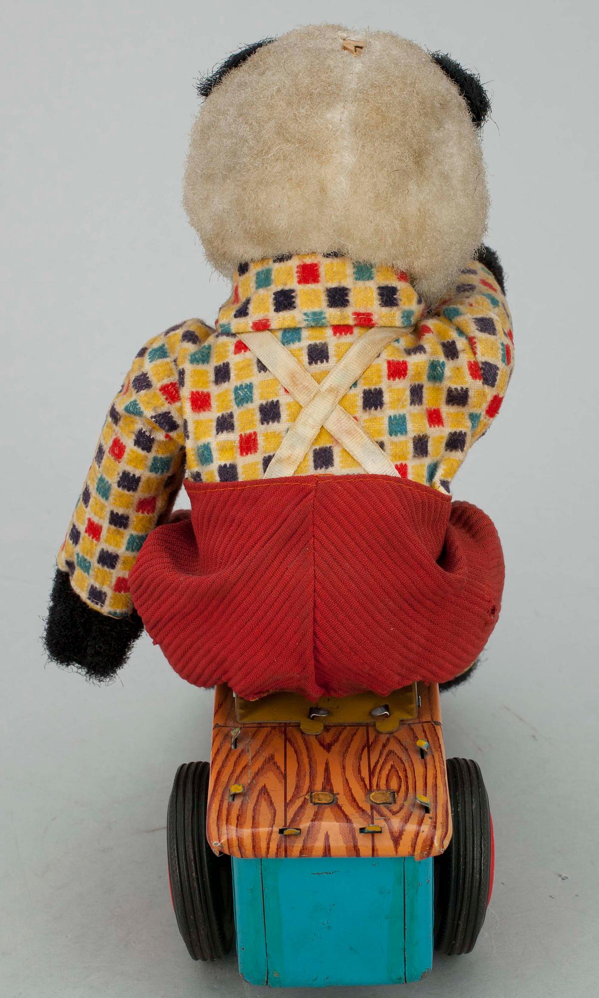 NALLE PÅ SPARKBIL, mekanisk 1960-70-tal.