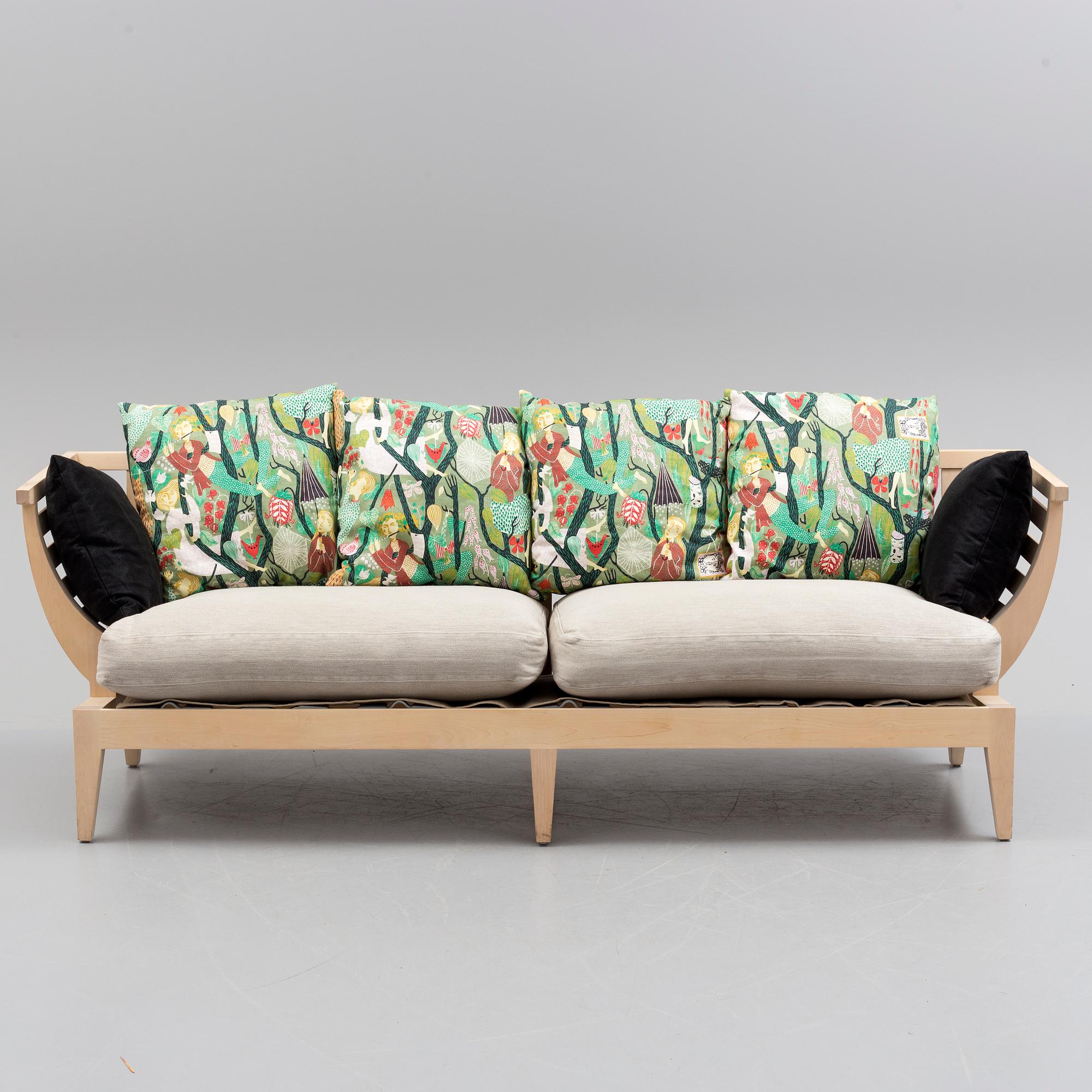 NIRVAN RICHTER, soffa, "Träsoffa", Norrgavel.