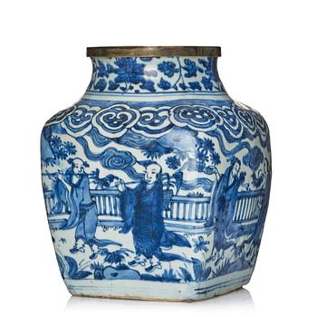 825. A blue and white jar, Ming dynasty, Wanli (1572-1620).