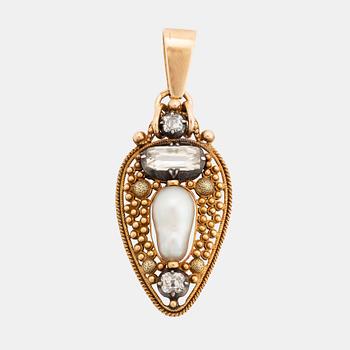 419. An 18K gold and silver pendant set with old-cut diamonds and a pearl, most likely natural.