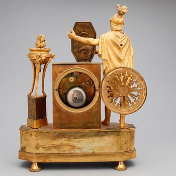 BORDSPENDYL, empire, 1800-talets första hälft.