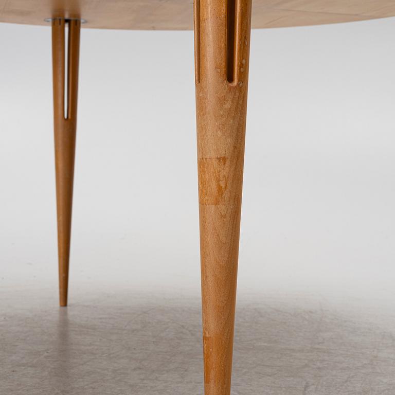 Bruno Mathsson, a dining table, presumably Bruno Mathsson International, Värnamo, Sweden, end of the 20th century.