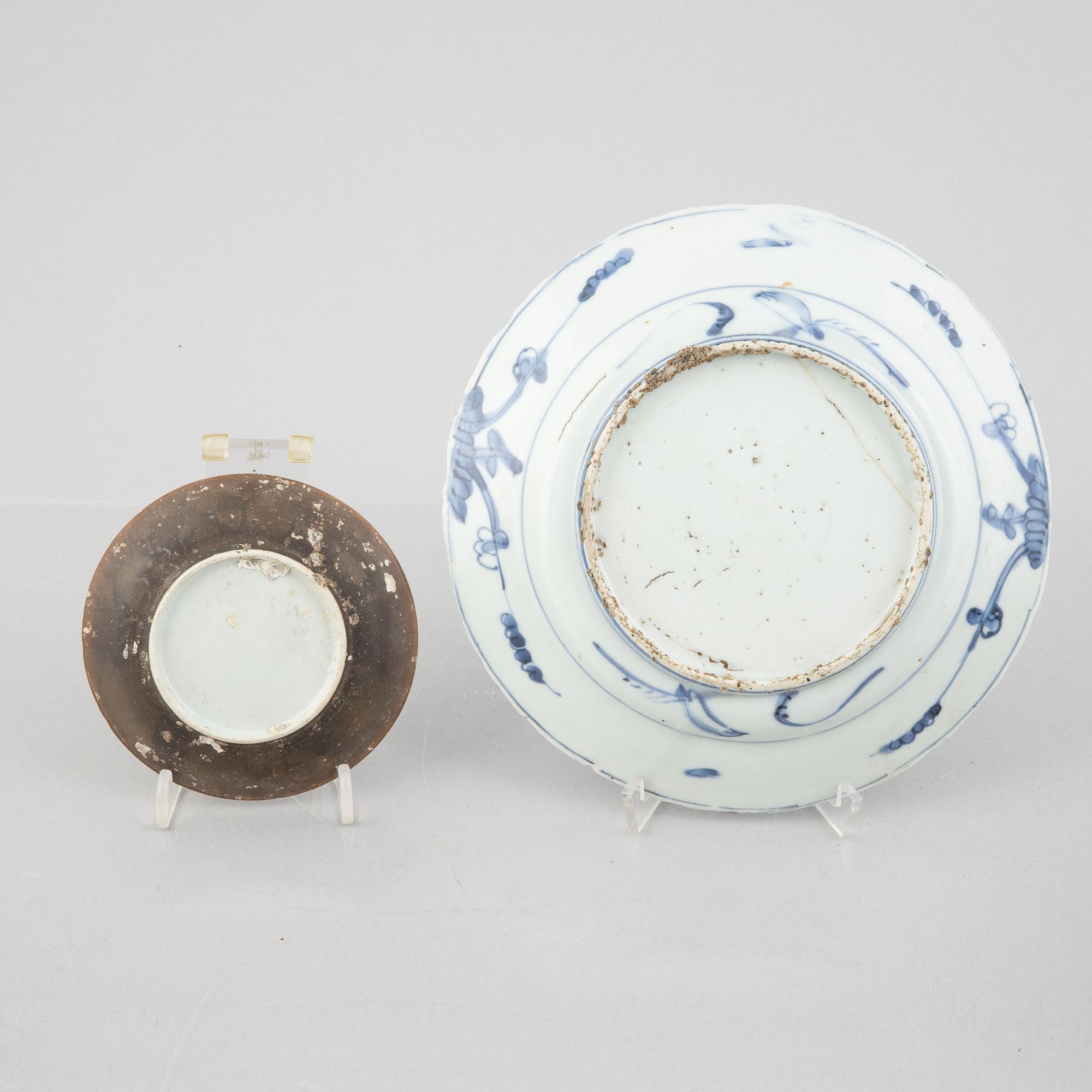 A group of four blue and white vessels, China, 17th/18th century.