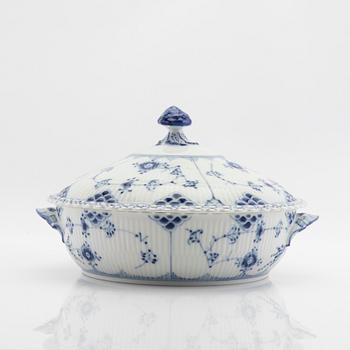 Service, 46 pieces, porcelain, Blue Fluted "Full Lace" and "Half Lace", Royal Copenhagen, Denmark.