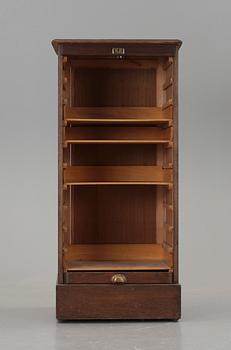 JALUSISKÅP, 1900-tal.