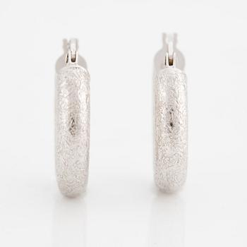 Earrings, hoops, 18K white gold. Uno A Erre, Italy.