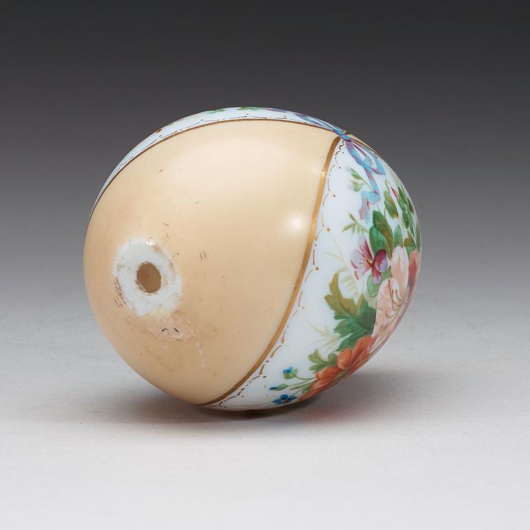 ÄGG, porslin. Ryssland, 1800-tal.