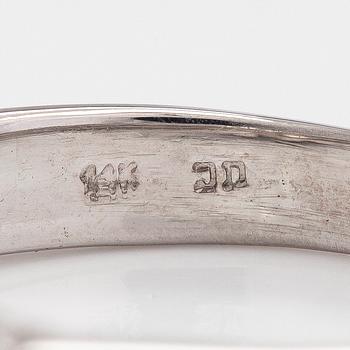 Ring, 14K vitguld med kuddslipad modifierad diamant.