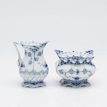 Royal Copenhagen, Service pieces, 20 pieces, porcelain, "Musselmalet helblond and halvblond", Denmark.