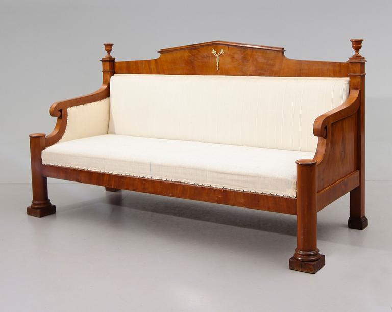SOFFA, Baltikum, empire, 1800-talets första hälft.