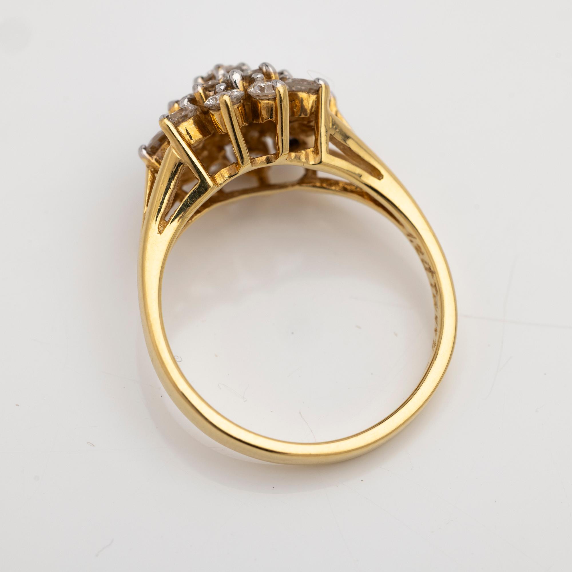 Carmoséring, 18k rött guld med briljantslipade diamanter.