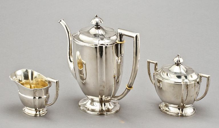 KAFFESERVIS, 3 delar, silver, Carl Andreas Kjernås, Göteborg, 1920. Ca 955 gr.