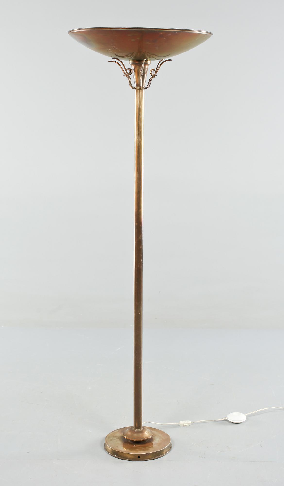 GOLVLAMPA, 1900-talets första hälft.
