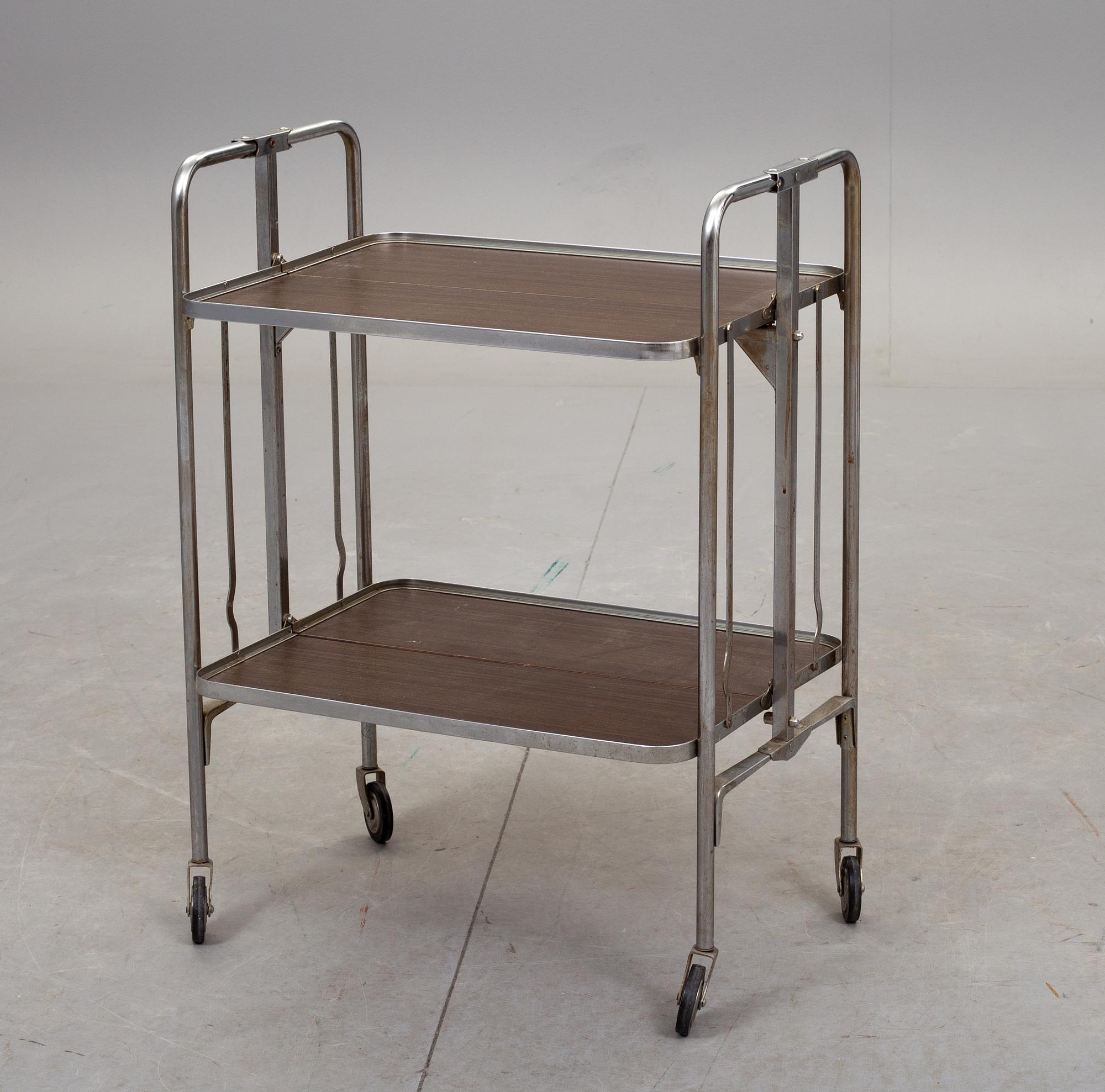 SERVERINGSVAGN, 1900-talets mitt.