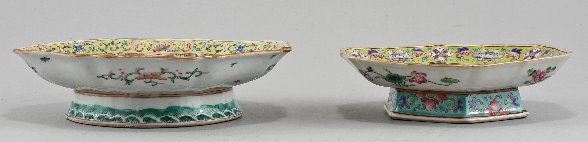 FAT, 2 st, porslin, Kina, omkring sekelskiftet 1900.
