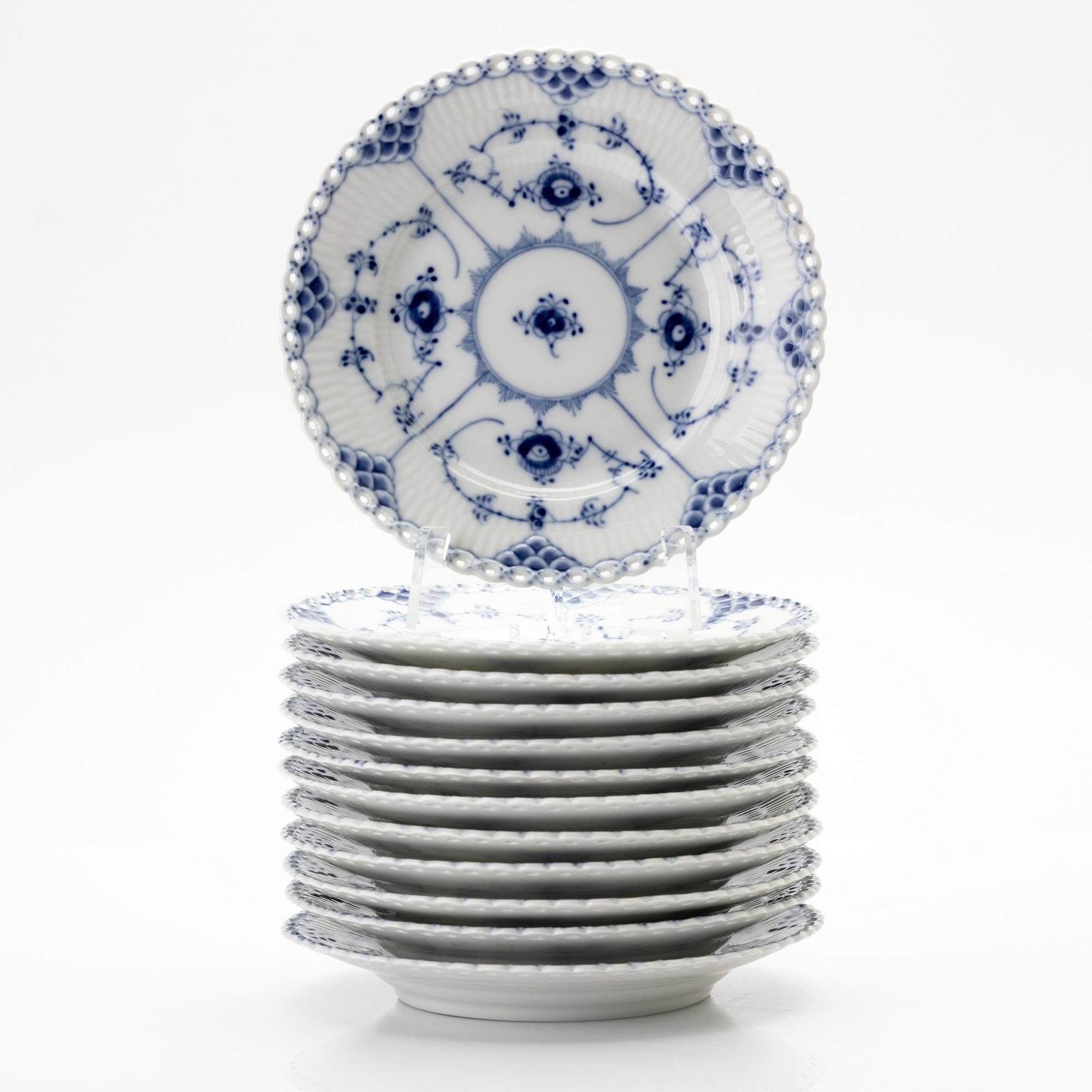 Royal Copenhagen, assietter, 12 st, porslin, "Musselmalet helblonde", Danmark.