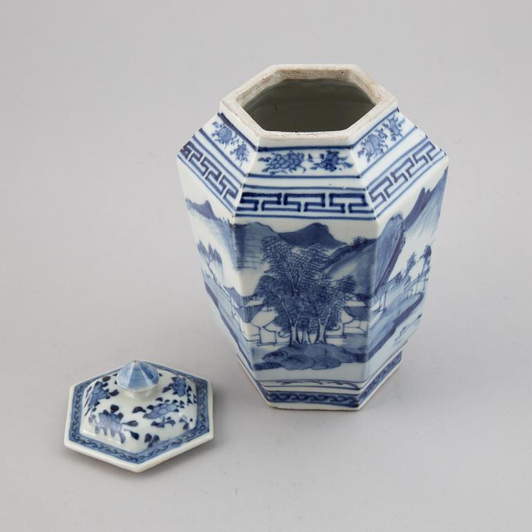 A blue and white hexagonal vase with cover, Qing dynasty, Guangxu (1872-1908).