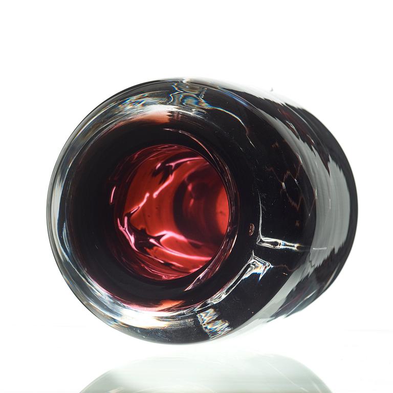 Edvin Öhrström, An Edvin Öhrström 'Ariel' glass vase, Orrefors 1937. (no 63).