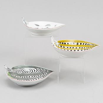 Stig Lindberg, three earthenware dishes, Gustavsberg studio.