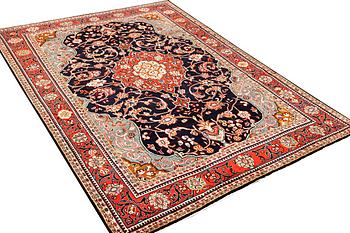 Matta, Najafabad, ca. 333 x 218 cm.