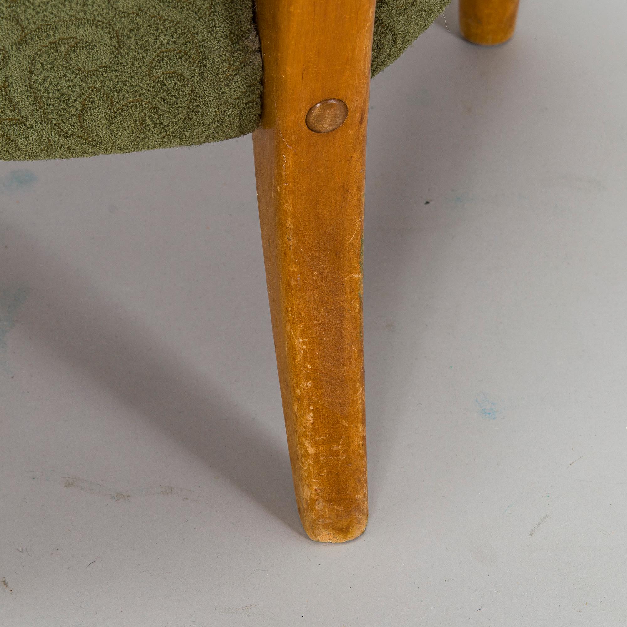 Lisa Johansson-Pape, fåtöljer, 2 st, "Handarbetsstolen" tillverkare Oy Stockmann Ab, Kervo Snickerifabrik, 1940-tal.