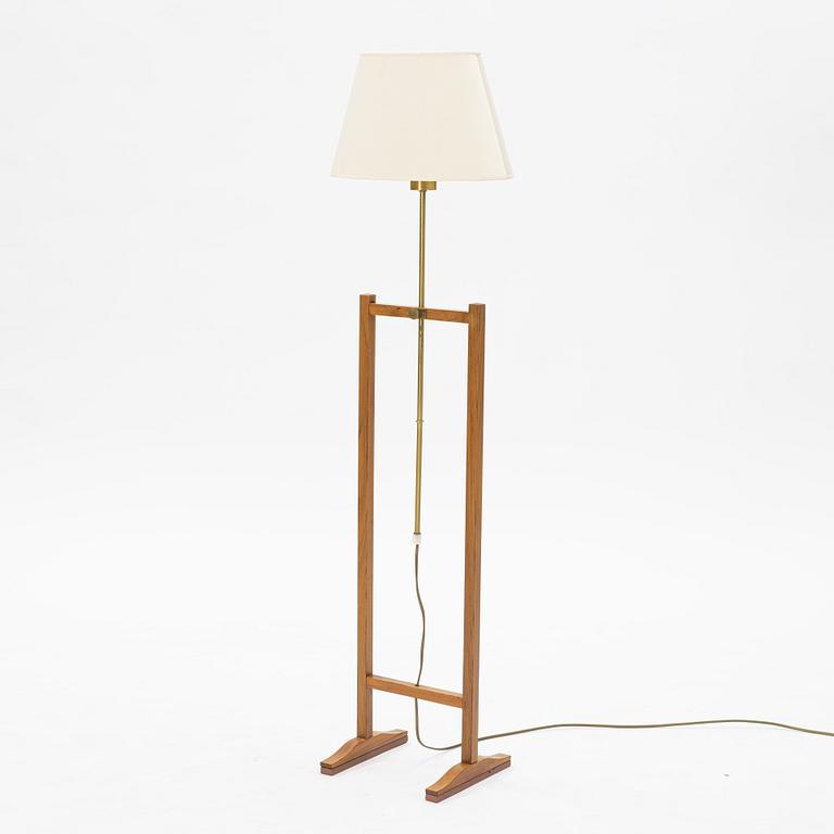 Josef Frank, golvlampa, modell 2458, "Kryckan", Firma Svenskt Tenn.