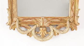 SPEGEL, av Samuel Bomansson (mästare i Stockholm 1756-71, änkan drev verkstaden till 1780-talet). Transition.