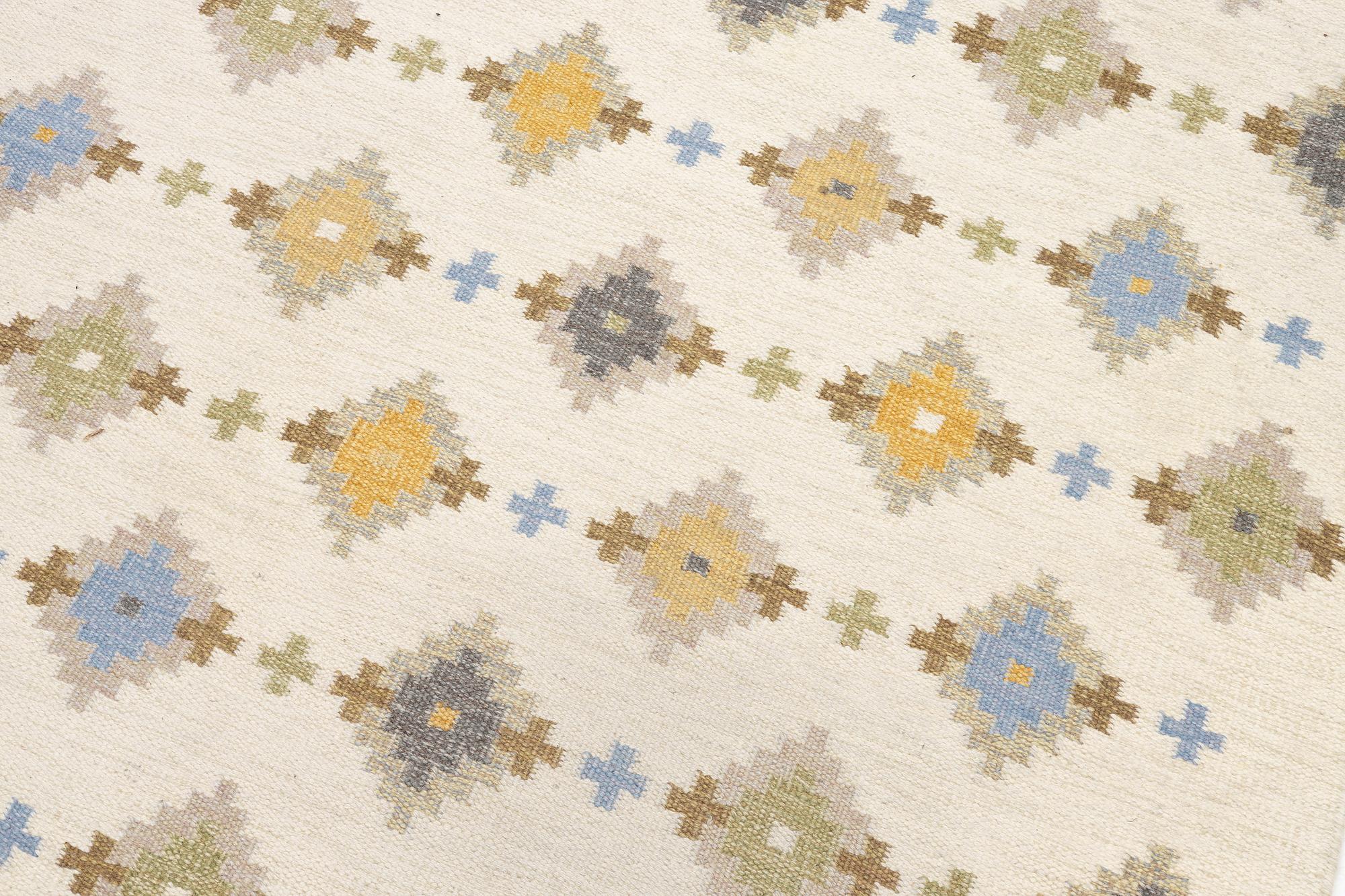 A fat weave rug, c. 200 x 140 cm.