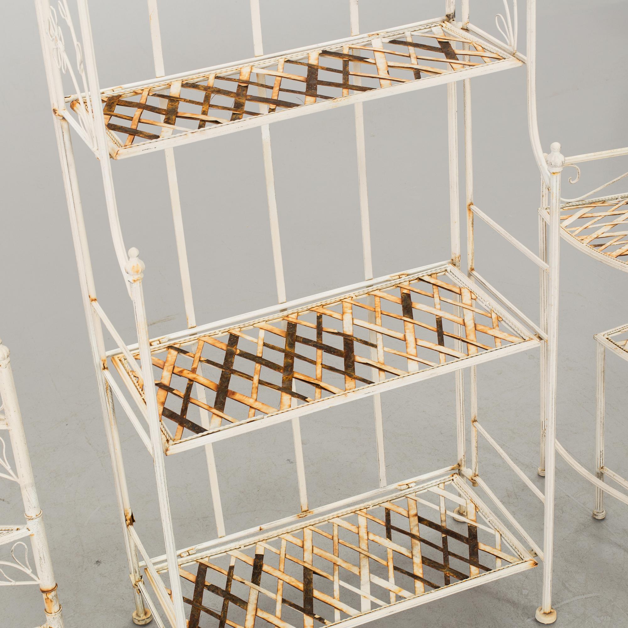 ETAGERER/BLOMBORD, ett par och HYLLA, metall, 1900-talets slut.