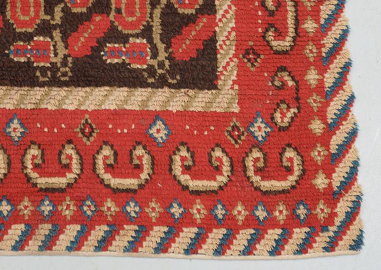 BED COVER, knotted pile. 187 x 140 cm. Finland/Sweden first half of the 19th century.