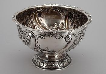 UPPSATSSKÅL, silver, London 1901. Vikt ca 409 g.