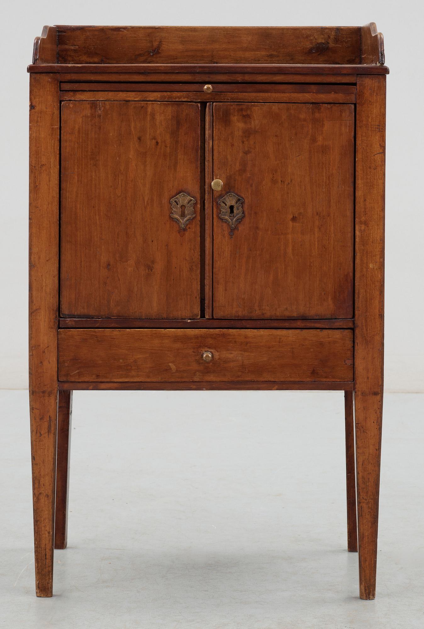 POTTSKÅP, provinsarbete, omkring 1800.