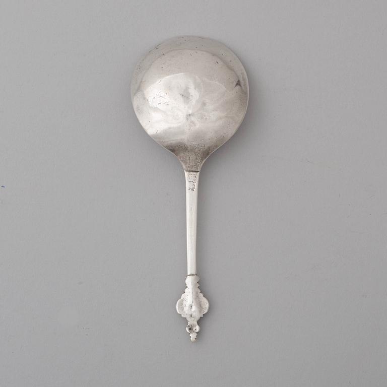 A Swedish 17th century silver spoon, mark possibly Lorenz Westman, Stockholm (1656-1682).
