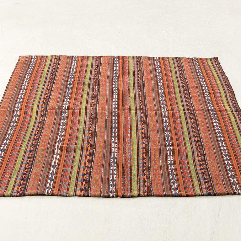 Vävnad Azerbaijan/Bidjar antik ca 150x128 cm.