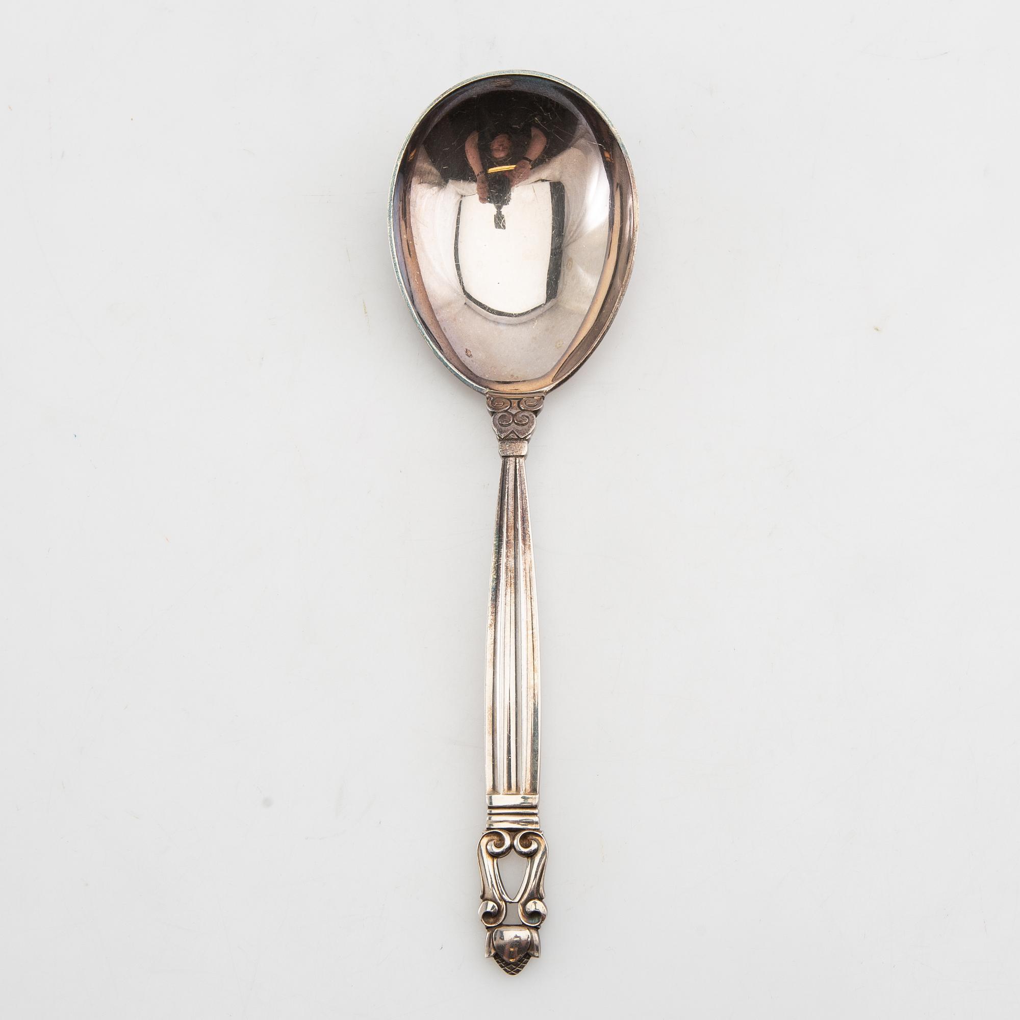 Johan Rohde, serving spoon "Konge/Achorn" sterling silver for Georg Jensen after 1945.