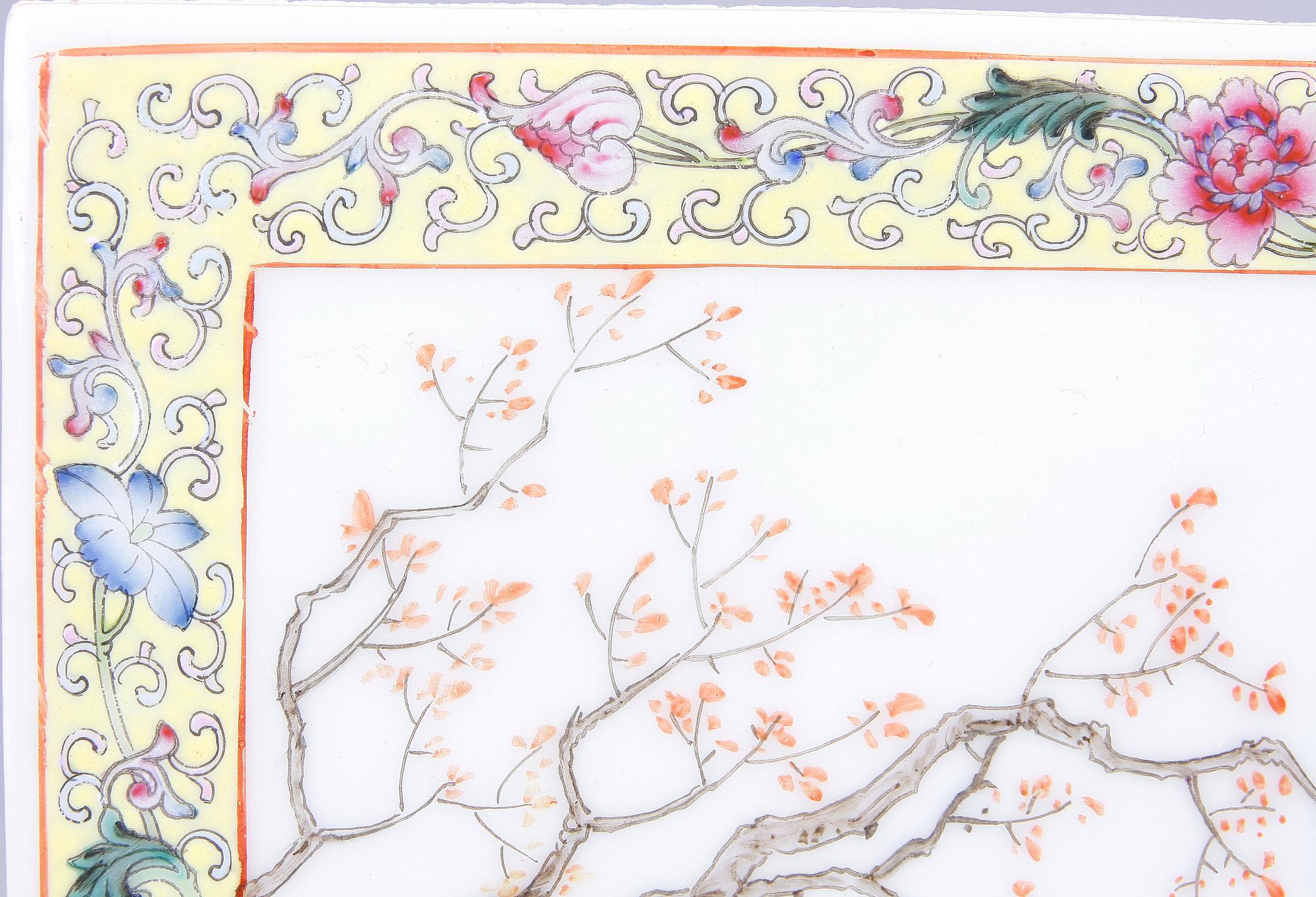 PORSLINSPLAKETT, Kina 1900-tal.